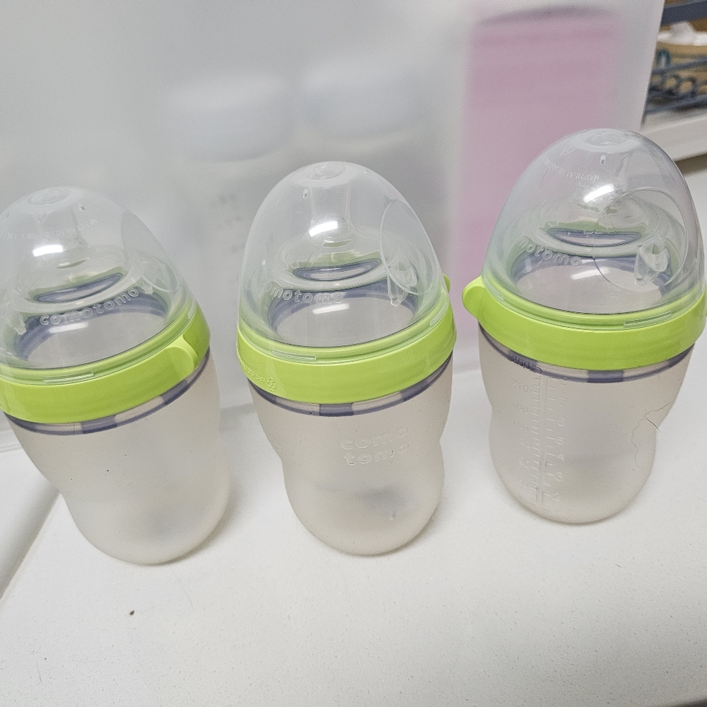 New Comotomo Baby Bottles with Green